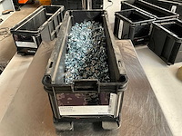 Würth 5.92kg inslagmoer m6 in stapelbare bak