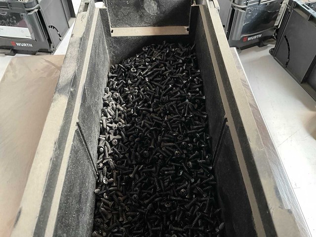 Würth 5.92kg plaatschroef 3,5 x 13 in stapelbare bak - afbeelding 6 van  6