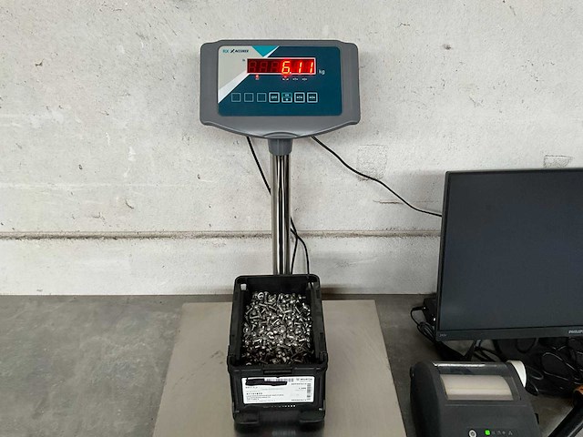 Würth 6.11 kg lage bolkop schroef met flens m6x12 in stapelbare bak - afbeelding 2 van  5