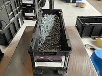 Würth 6.14kg spaanplaatschroef 4,5x30/19 in stapelbare bak - afbeelding 1 van  6