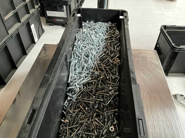 Würth 6.14kg spaanplaatschroef 4,5x30/19 in stapelbare bak - afbeelding 3 van  6