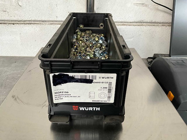 Würth 6.18 kg zelfborgmoer m10x1,25 in stapelbare bak - afbeelding 1 van  5