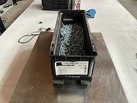 Würth 6.33 kg lbk schroef m4 x 35 in stapelbare bak - afbeelding 1 van  6