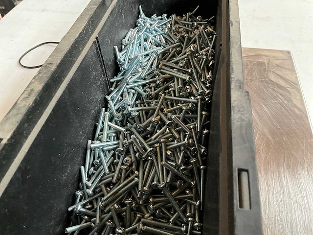 Würth 6.33 kg lbk schroef m4 x 35 in stapelbare bak - afbeelding 4 van  6