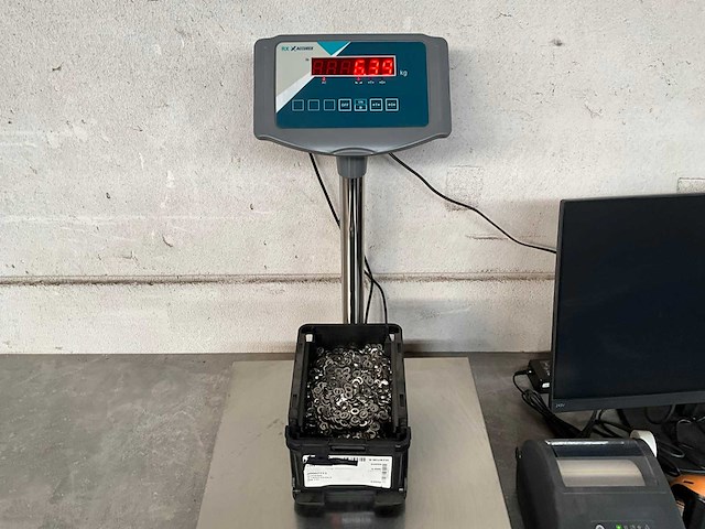 Würth 6.39 kg sluitring d6,4 in stapelbare bak - afbeelding 1 van  3