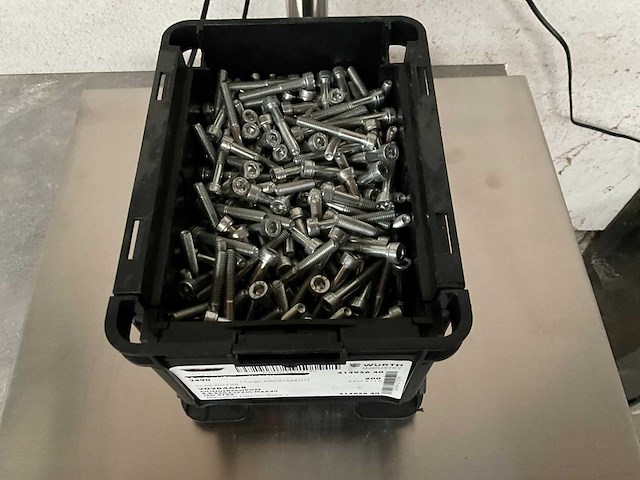 Würth 6.48 kg cilinderschroef m6 x 40 in stapelbare bak - afbeelding 2 van  5