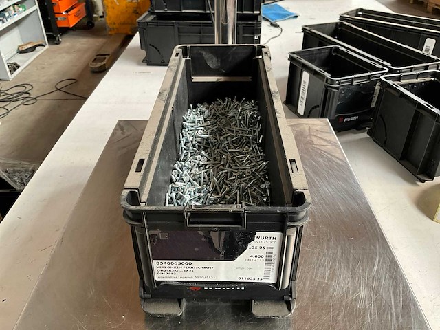 Würth 6.49kg verzonken plaatschroef 3,5 x 25 in stapelbare bak - afbeelding 1 van  6