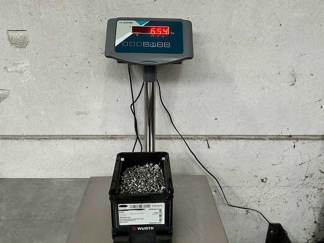 Würth 6.54 kg lage bolkopschroef met flens m5 x 16 in stapelbare bak - afbeelding 2 van  5