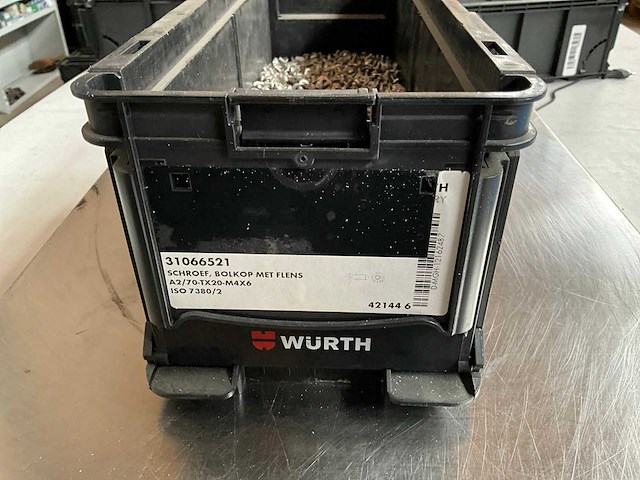 Würth 6.62kg schroef bolkop met flens m4x6 in stapelbare bak - afbeelding 6 van  6