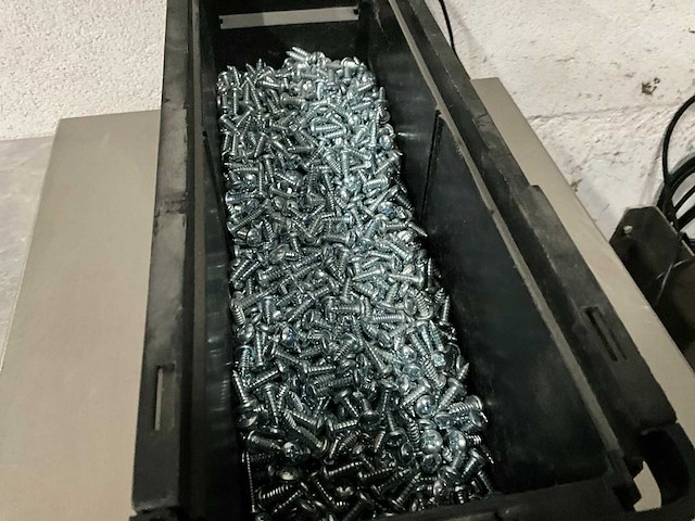 Würth 6.69 kg plaatschroef lbk 5,5 x 16 in stapelbare bak - afbeelding 3 van  5