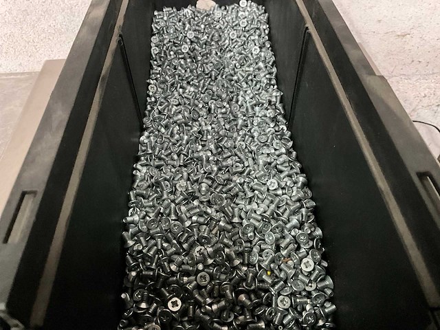 Würth 6.75 kg lbk schroef m4.0 x 8 in stapelbare bak - afbeelding 3 van  5