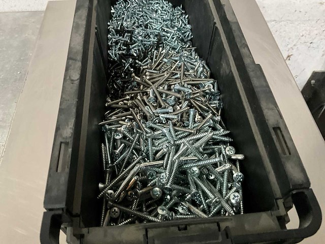 Würth 6.78 kg assorti diverse schroeven in stapelbare bak - afbeelding 3 van  7