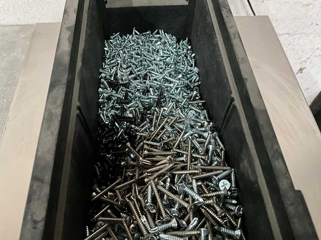 Würth 6.78 kg assorti diverse schroeven in stapelbare bak - afbeelding 4 van  7