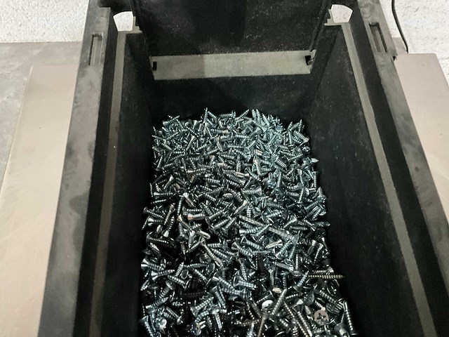 Würth 6.78 kg assorti diverse schroeven in stapelbare bak - afbeelding 5 van  7