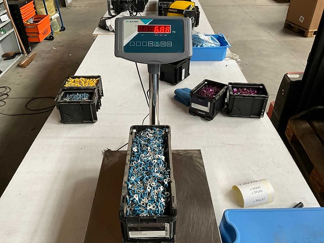 Würth 6.86kg ringtong blauw m6 1,5-2,5qmm in stapelbare bak - afbeelding 2 van  3