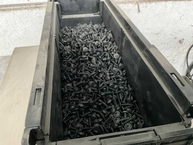 Würth 6.87 kg plaatschroef lbk met flens 3,9 x 16 in stapelbare bak - afbeelding 3 van  5