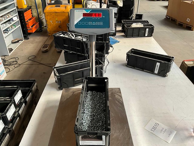 Würth 6.95kg plaatschroef cilinderkop 4,2 x 13 in stapelbare bak - afbeelding 3 van  6