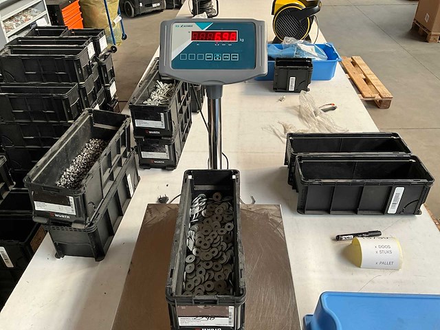 Würth 6.98kg ring grote buitendiameter d8,4 in stapelbare bak - afbeelding 3 van  6