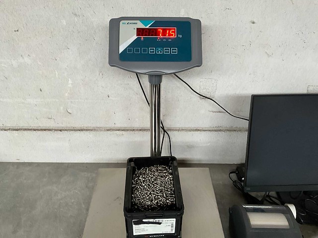 Würth 7.15 kg plaatschroef lbk 4,2x16 in stapelbare bak - afbeelding 1 van  2