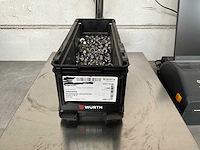 Würth 7.24 kg zelfborgende zeskant moer m10 in stapelbare bak - afbeelding 1 van  5