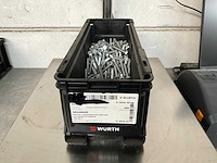 Würth 7.30 kg schroef zeskantkop met voldraad m8x40 in stapelbare bak - afbeelding 1 van  4
