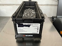 Würth 7.40 kg lbk schroef met flens m6x20 in stapelbare bak - afbeelding 1 van  2