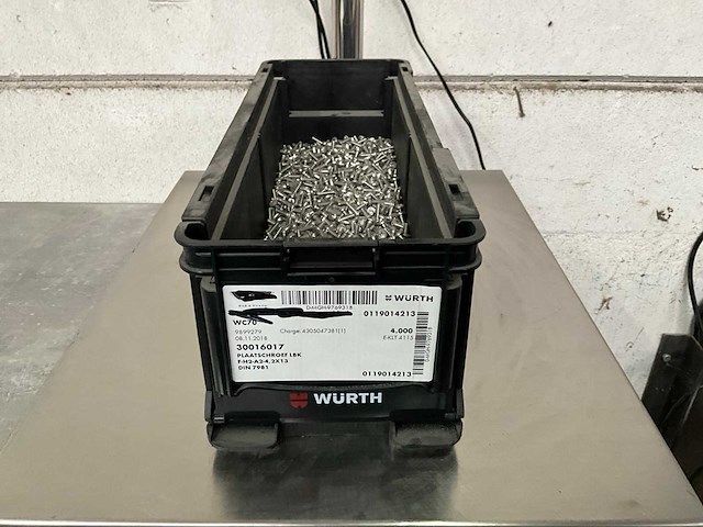 Würth 7.46 kg plaatschroef lbk 2,4 x 13 in stapelbare bak - afbeelding 1 van  5