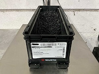 Würth 7.47 kg plaatschroef zwart met flens 3,9 x 25 in stapelbare bak - afbeelding 1 van  5