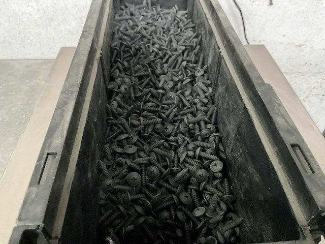 Würth 7.49 kg plaatschroef lbk met flens 4,8 x 19 in stapelbare bak - afbeelding 3 van  5