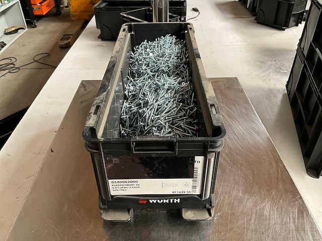 Würth 7.51kg plaatschroef verzonken kop 2,9 x 25 in stapelbare bak - afbeelding 1 van  6