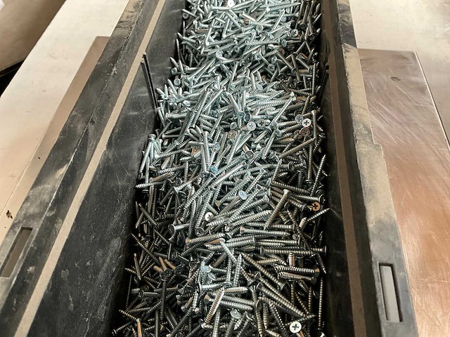 Würth 7.51kg plaatschroef verzonken kop 2,9 x 25 in stapelbare bak - afbeelding 3 van  6