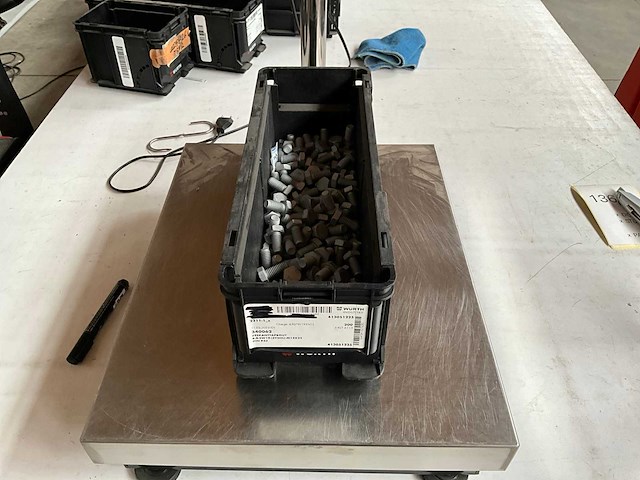 Würth 7.55kg zeskanttapbout m12x25 in stapelbare bak - afbeelding 6 van  6