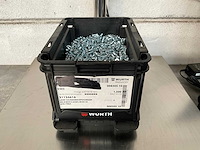 Würth 7.67 kg lage cilinderkopschroef m5x10 in stapelbare bak - afbeelding 1 van  4
