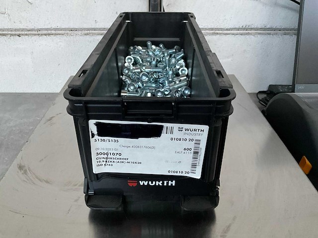 Würth 7.69 kg cilinderschroef m10x20 in stapelbare bak - afbeelding 1 van  5