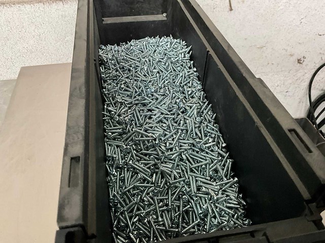 Würth 7.69 kg plaatschroef bvk 2,9 x 19 in stapelbare bak - afbeelding 3 van  5