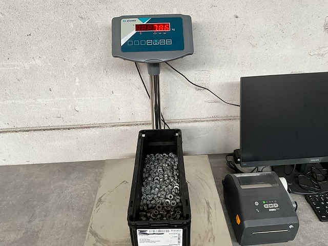 Würth 7.86 kg zeskantmoer met flens m8 in stapelbare bak - afbeelding 2 van  5