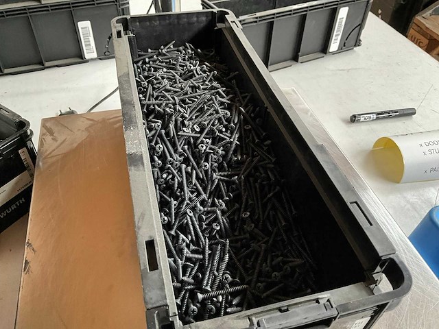 Würth 7.87kg bolverzonken plaatschroef 3,8x38 in stapelbare bak - afbeelding 3 van  6