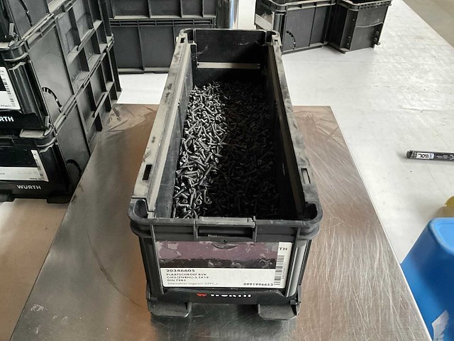 Würth 7.92kg plaatschroef bvk 3,5x19 in stapelbare bak - afbeelding 1 van  6