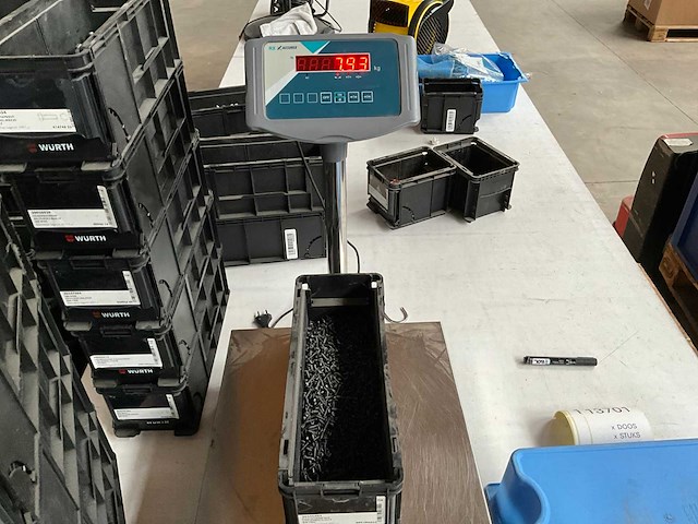 Würth 7.92kg plaatschroef bvk 3,5x19 in stapelbare bak - afbeelding 4 van  6
