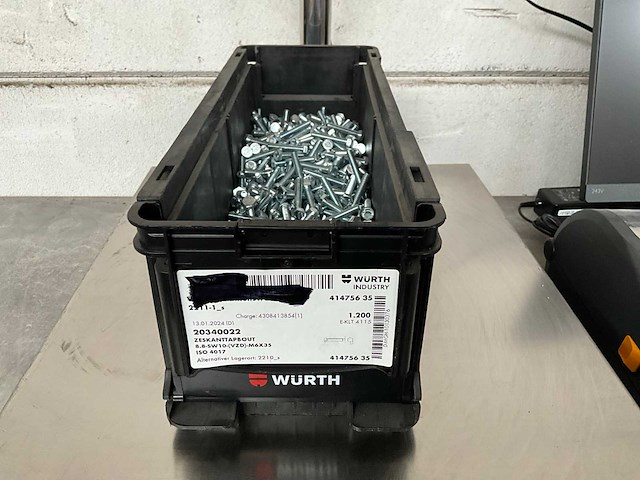 Würth 7.98 kg zeskant tapbout m6x35 in stapelbare bak - afbeelding 1 van  5