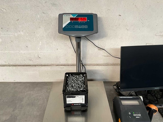 Würth 8.0 kg cilinderschroef m6x35 in stapelbare bak - afbeelding 1 van  4