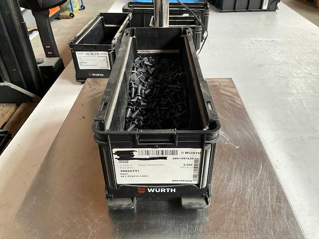 Würth 8.08kg bout 6x11x22x19,5 nzg in stapelbare bak - afbeelding 1 van  6