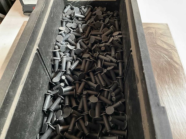 Würth 8.08kg bout 6x11x22x19,5 nzg in stapelbare bak - afbeelding 3 van  6