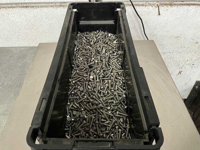 Würth 8.13 kg zeskant tapbout 4,2 x19 in stapelbare bak - afbeelding 3 van  5