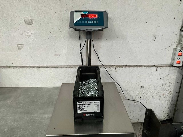 Würth 8.21 kg moeren in stapelbare bak - afbeelding 2 van  6