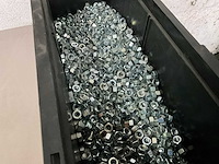 Würth 8.21 kg moeren in stapelbare bak - afbeelding 3 van  6