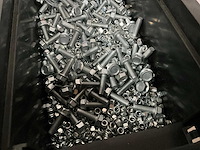 Würth 8.22 kg mix met o.a. moeren en bouten in stapelbare bak - afbeelding 4 van  6