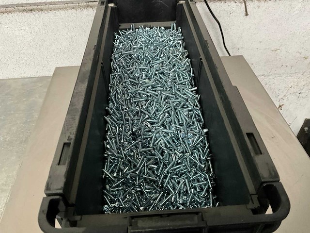 Würth 8.53 kg bolverzonken plaatschroef 3,5 x 19 in stapelbare bak - afbeelding 3 van  5