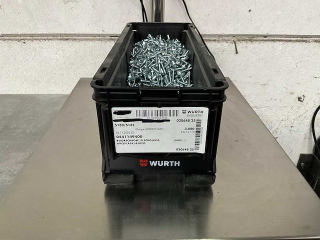 Würth 8.53 kg boorschroef platbolkop 4,8 x 25 in stapelbare bak - afbeelding 1 van  5