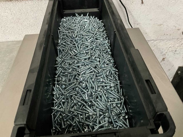 Würth 8.74 kg plaatschroef cilinderkop 3,5 x 19 in stapelbare bak - afbeelding 3 van  5